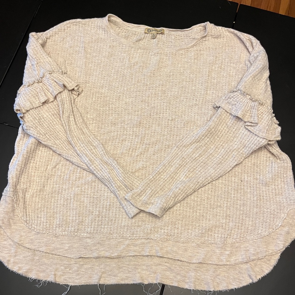 Waffle-weave long sleeve shirt with ruffle sleeve detail